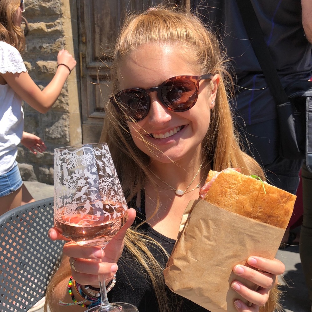 Meet your Posher, Nicole